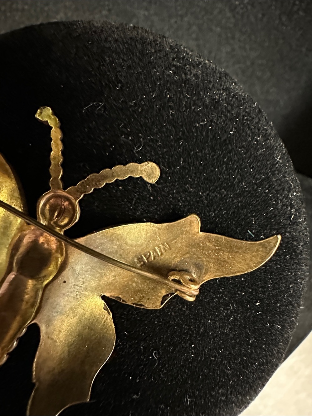 Vintage Spanish Damascene Style Gold Tone Butterfly Brooch with Yellow Accents - Picture 3 of 10